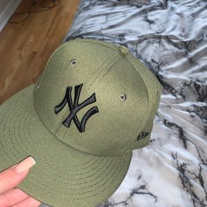 fitted hat